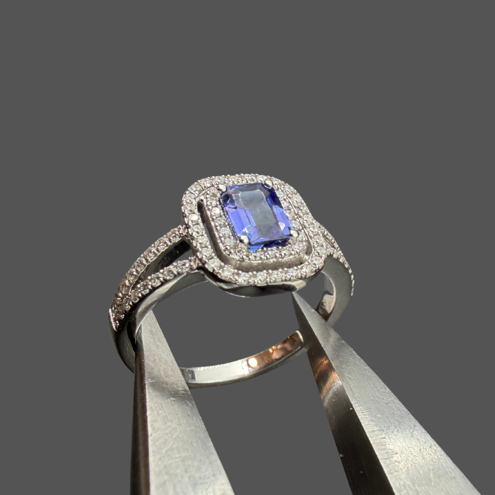Bague Tanzanite Entourage