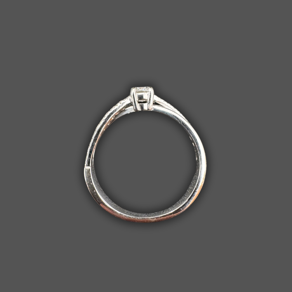 Solitaire accompagné en or blanc 0.34ct