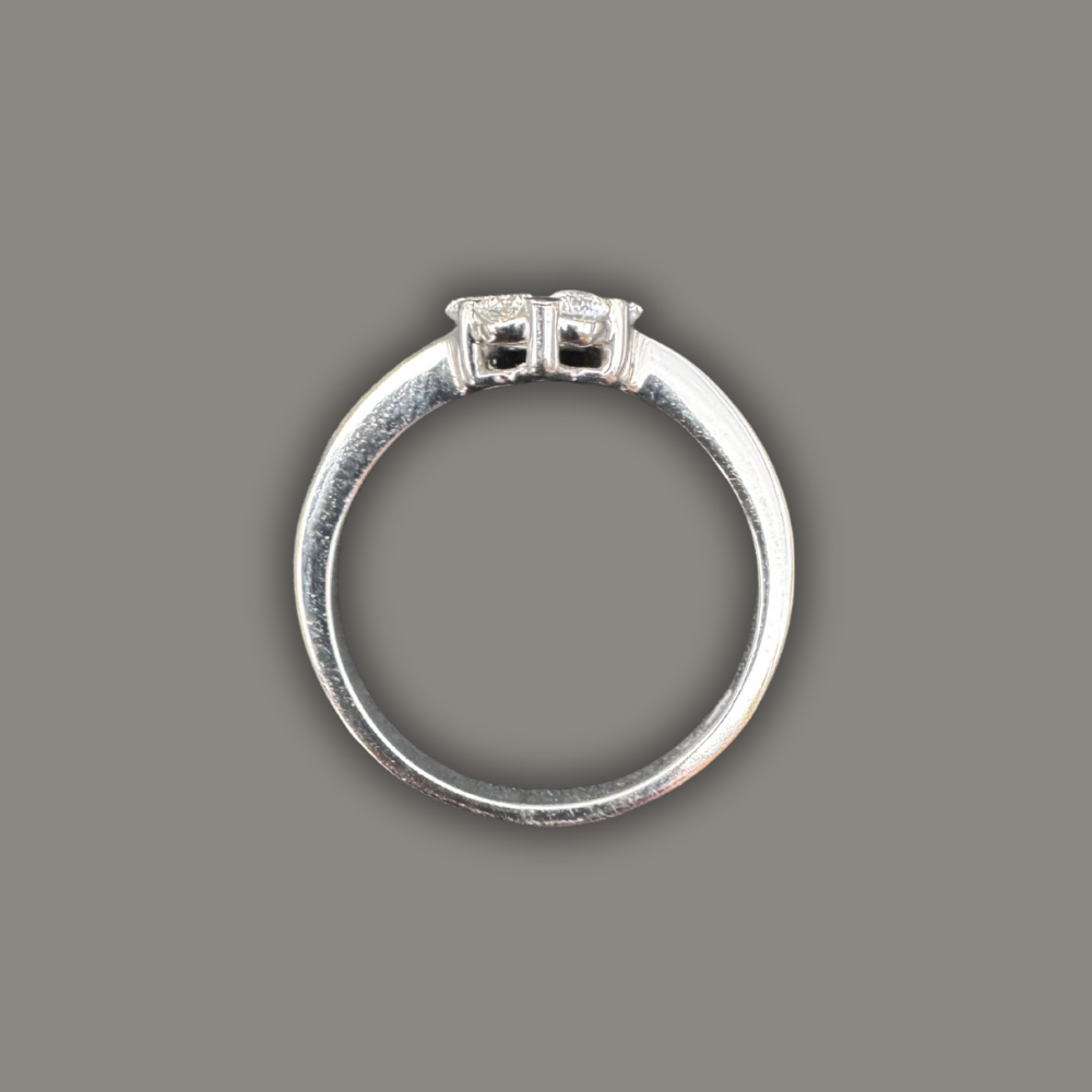 Bague Fleur en Or Blanc et Diamants