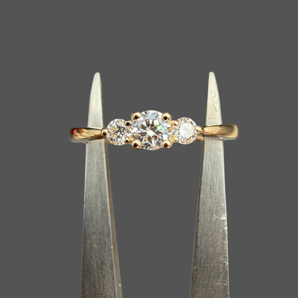 Bague Trilogie Diamants G-VS 0,32 ct – Or Jaune 18 Carats