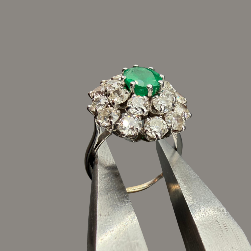 Bague Emeraude Entourage Diamants