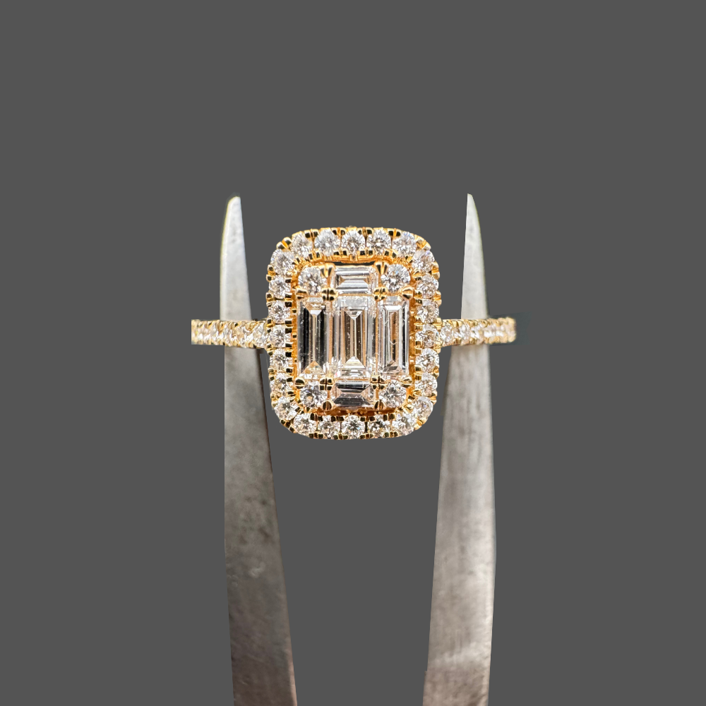Bague en or jaune 18 carats avec diamants baguette