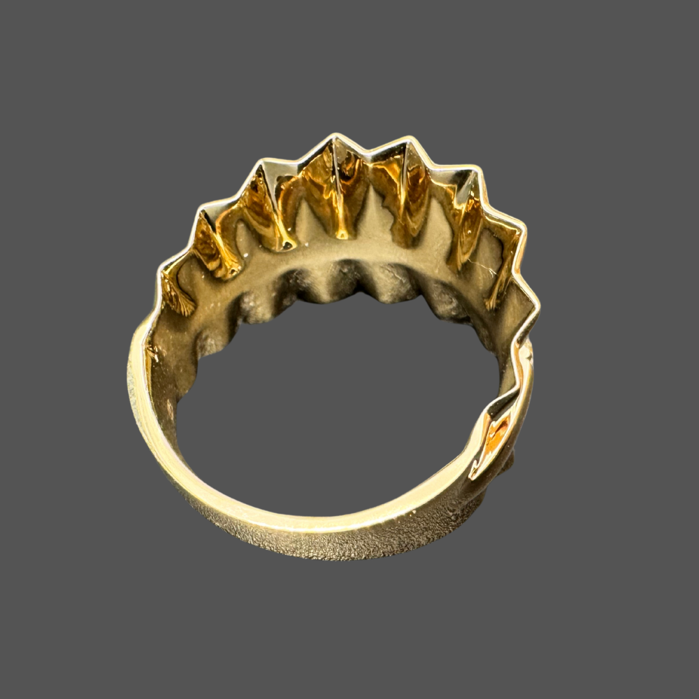 Bague plissée en or 18 carats et diamants