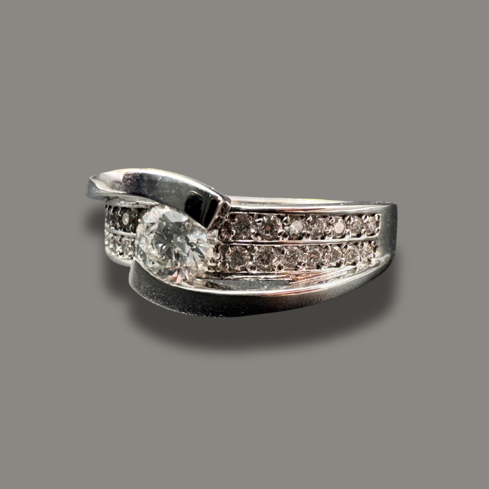 Bague Solitaire Accompagné