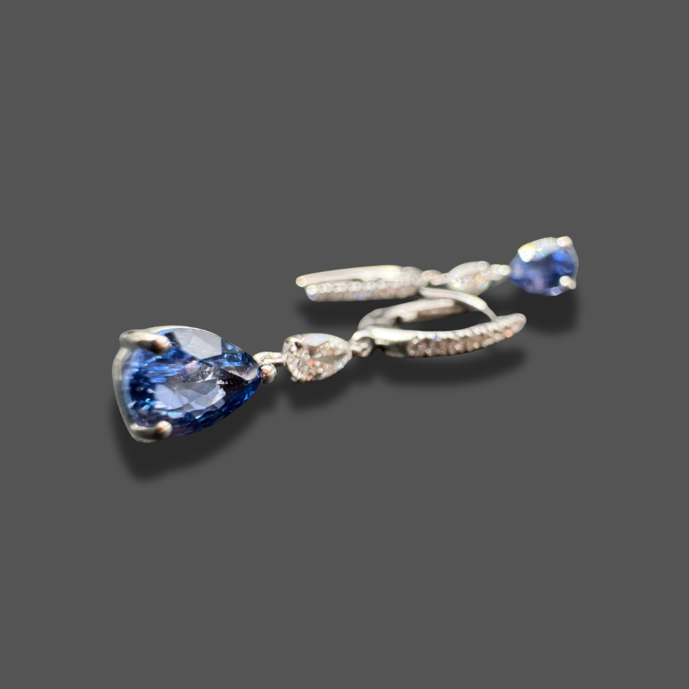Boucles d’oreilles pendantes Saphir