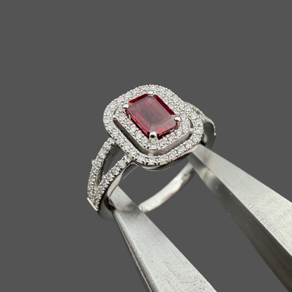 Bague Ruby Baguette Entourage