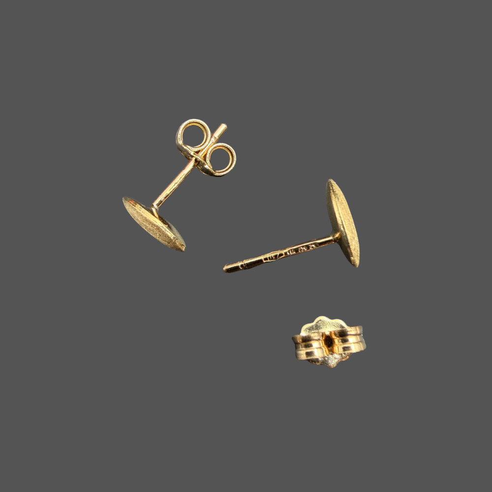Boucles d’oreilles puces ovales Femme Adorée en or jaune 18 carats finition brossée
