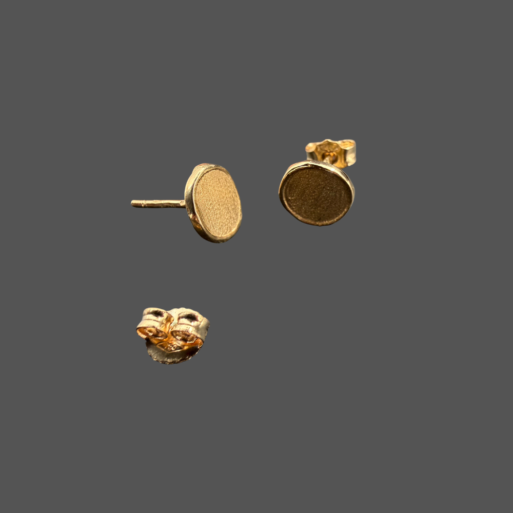 Boucles d’oreilles puces rondes Femme Adorée en or jaune 18 carats – Finition brossée et contour poli