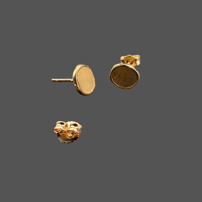 Boucles d’oreilles puces rondes Femme Adorée en or jaune 18 carats – Finition brossée et contour poli