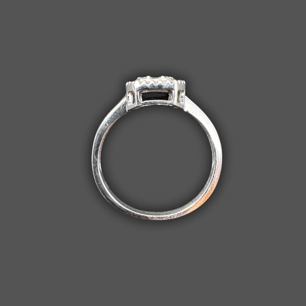 Bague en or blanc pavée de diamants – 0.47ct