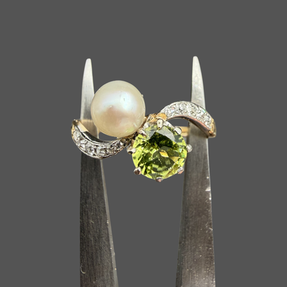 Bague Toi et Moi péridot, perle de culture et diamants or jaune 18 carats 0,61 ct – Diamants taille ancienne