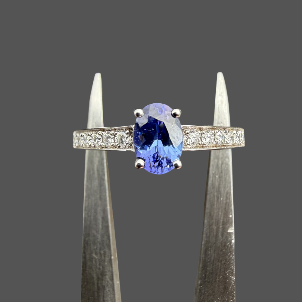 Bague solitaire tanzanite et diamants or blanc 18 carats 0,50 ct – Diamants 0,17 ct