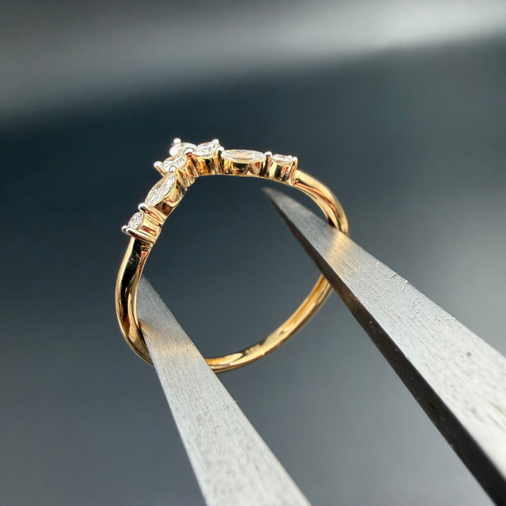 Bague Diamants Navette & Brillant – Or Jaune 18 Carats