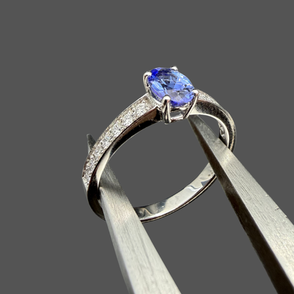Bague solitaire tanzanite et diamants or blanc 18 carats 0,50 ct – Diamants 0,17 ct