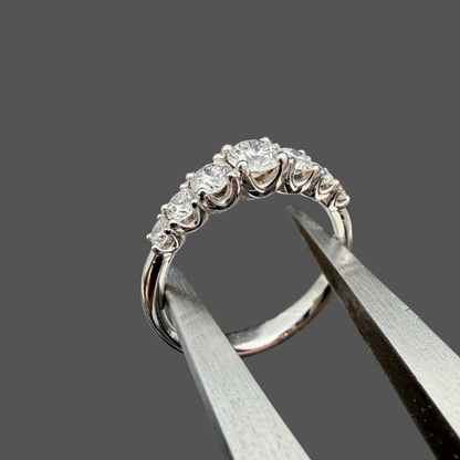 Bague demi-alliance diamants G VS or blanc 18 carats 0,83 ct
