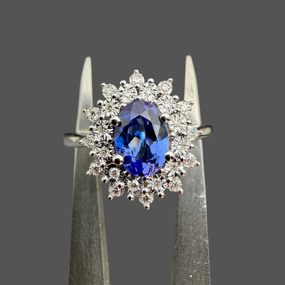 Bague Tanzanite Ovale Entourage Diamants – Or Blanc 18 Carats