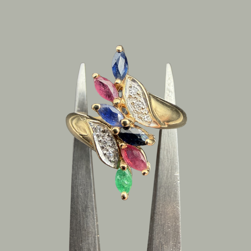 Bague saphirs, rubis et émeraude or jaune 18 carats – Diamants – Bijou d’occasion