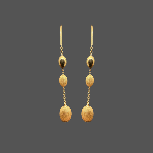 Boucles d’oreilles pendantes Femme Adorée en or jaune 18 carats – Trois ovales polis et brossés