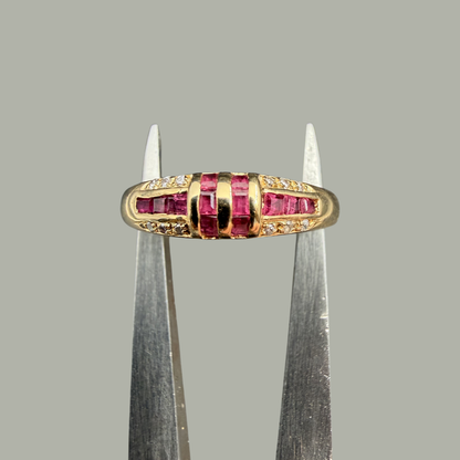Bague rubis baguette et diamants or jaune 18 carats – Bijou d’occasion