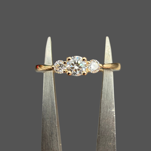 Bague Trilogie Diamants G-VS 0,32 ct – Or Jaune 18 Carats
