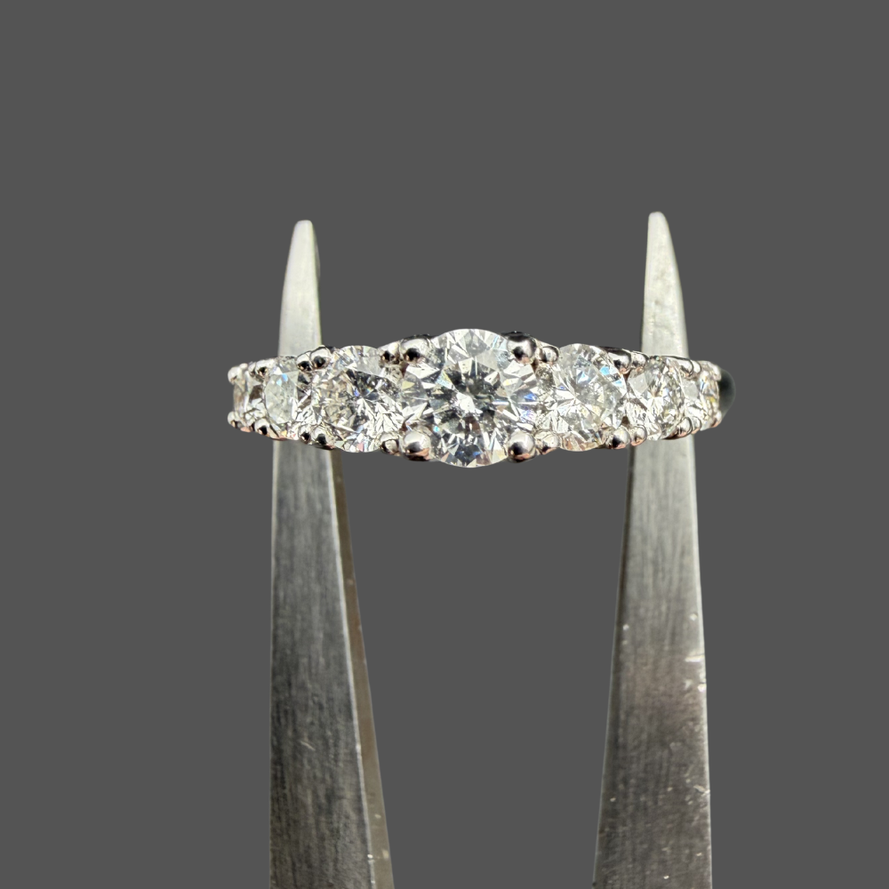 Bague demi-alliance diamants G VS or blanc 18 carats 0,83 ct