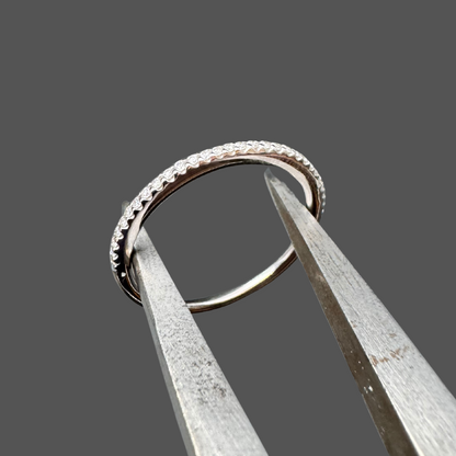 Demi alliance diamants micro-griffe or blanc ou jaune 0.11ct