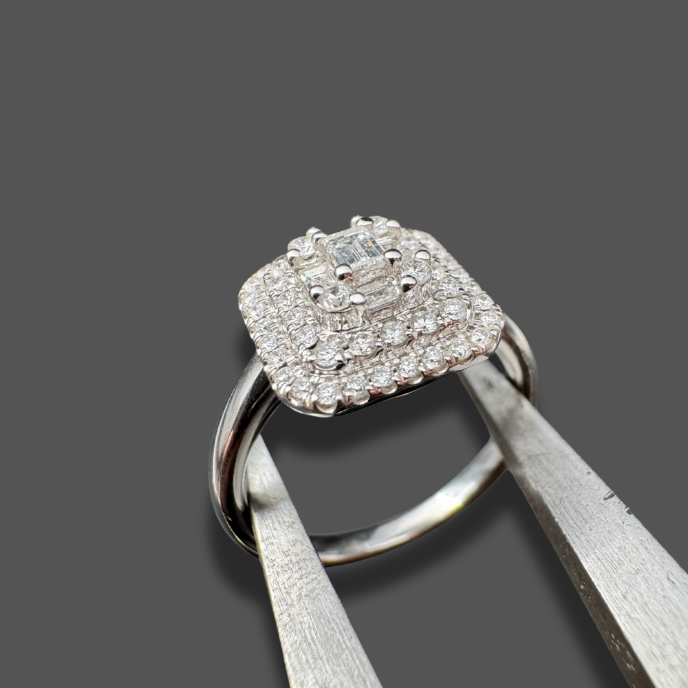 Bague en Or Blanc Pavée de Diamants – 0,53 ct