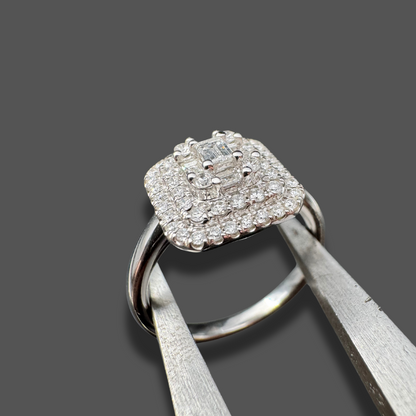 Bague en Or Blanc Pavée de Diamants – 0,53 ct
