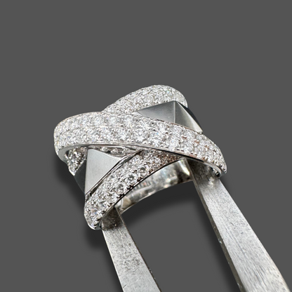 Bague en or blanc croisée 18 carats