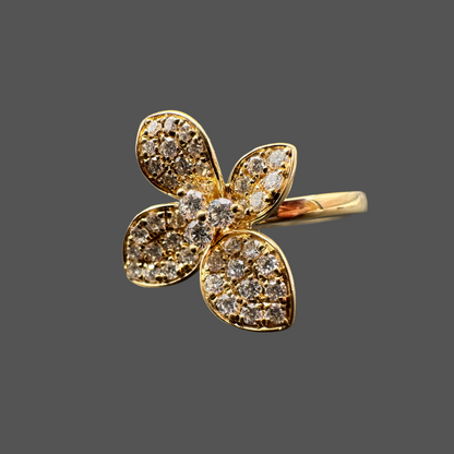 Bague fleur en or jaune 18 carats avec diamants
