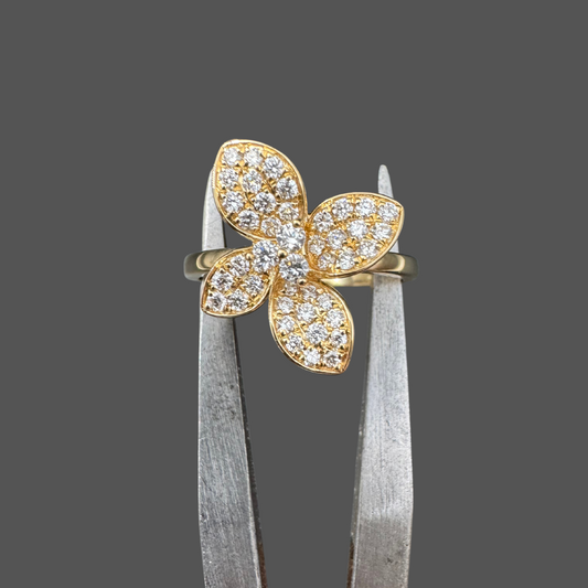 Bague fleur en or jaune 18 carats avec diamants