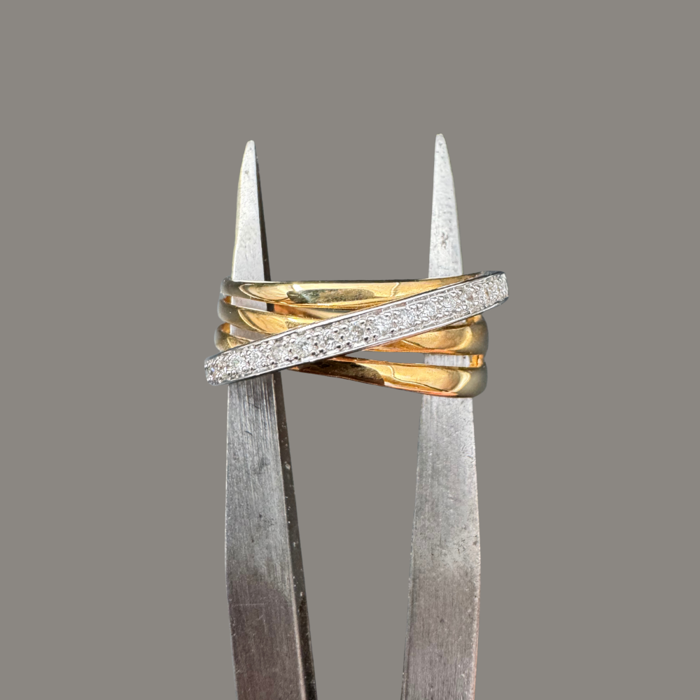 Bague croisillons en or jaune et or blanc