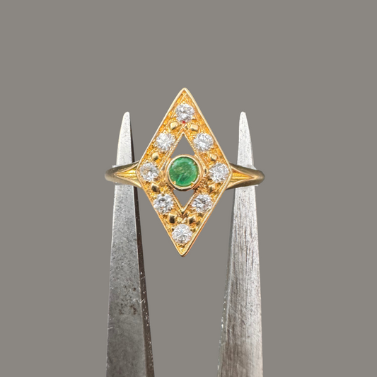 Bague Marquise en Or Jaune, Émeraude & Diamants