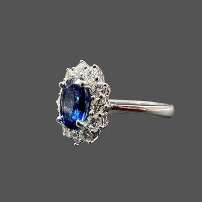 Bague en or blanc 18 carats, saphir 1 carat et diamants