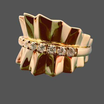 Bague plissée en or 18 carats et diamants