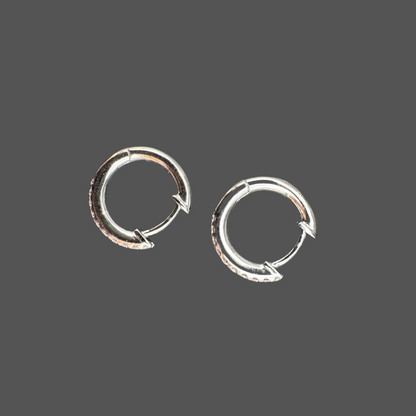 Créoles en or blanc 18 carats avec diamants – 0,18 ct