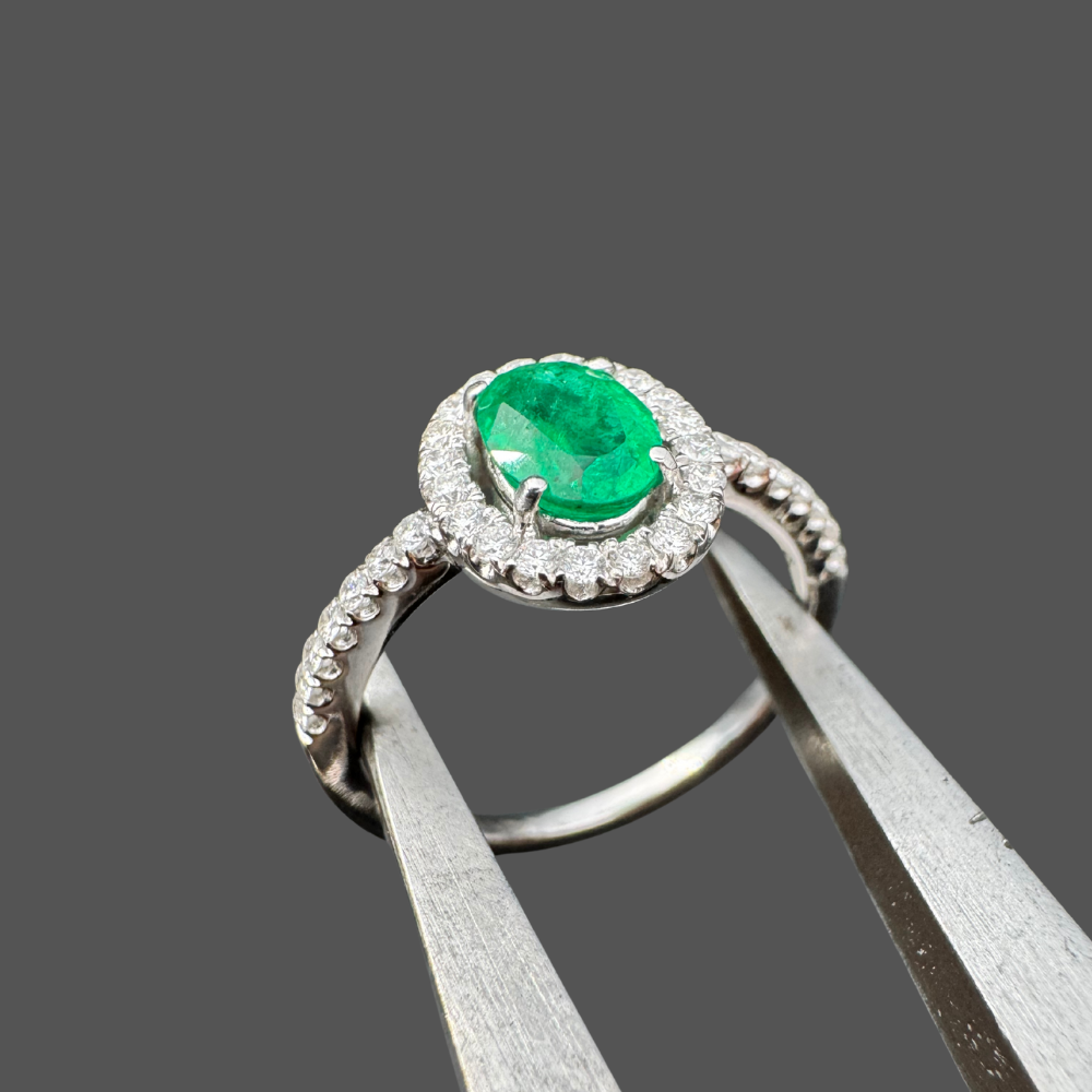 Bague émeraude et diamants